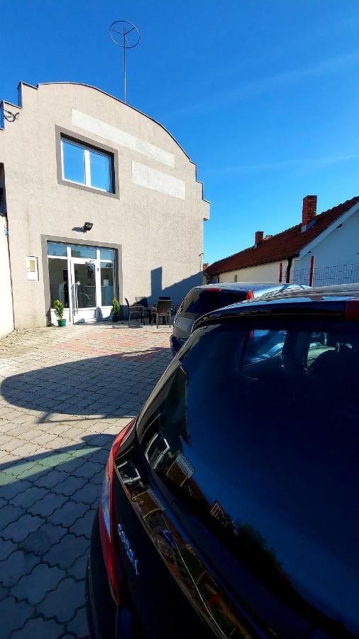 Ferienwohnung Apartman Mladenovic Zaječar Exterior foto